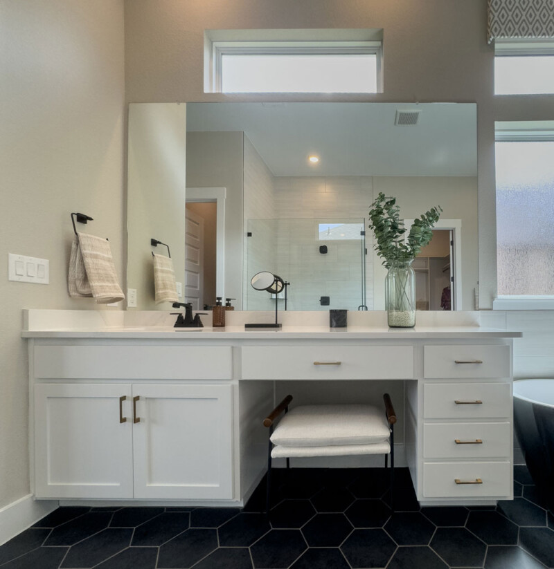 Bathroom vanity with TaylorCraft's paint grade Shaker OE4, IE2, flat panel cabinet doors