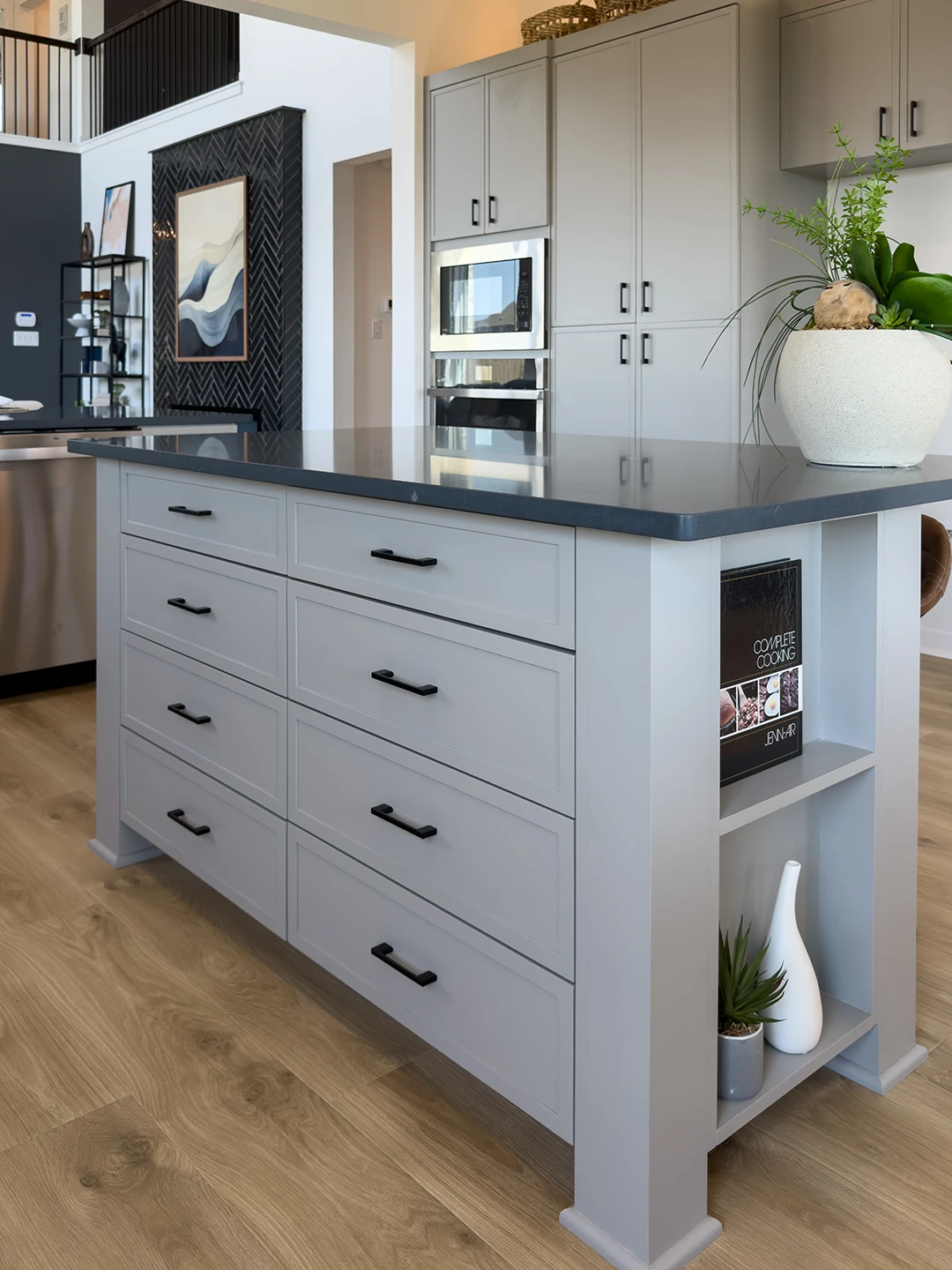 Kitchen island with 4S Slim Shaker doors with 1" frames in Paint Grade material painted gray