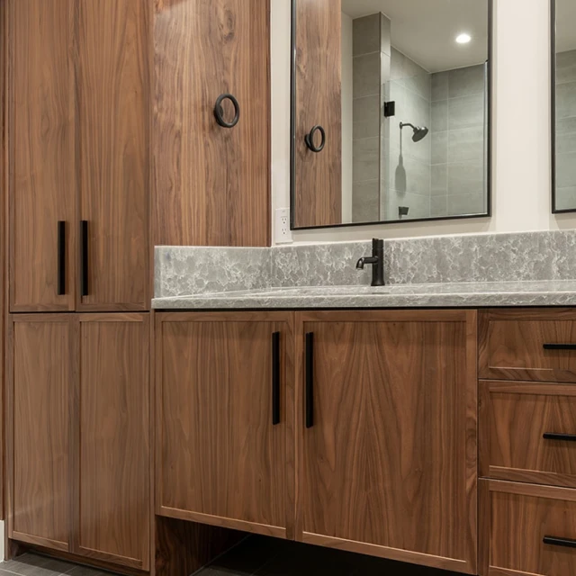We’re obsessed with these walnut 🤎 4S cabinet doors and gorgeous bathroom cabinets! Imagine waking up to this little slice of luxury 🤩😍👏 #walnut #walnutcabinets #walnutbathroom #4S #bathroomcabinets #bathroomremodel  #cabinetmaker #cabinetmaking #taylorcraftdoor #cabinetdoors