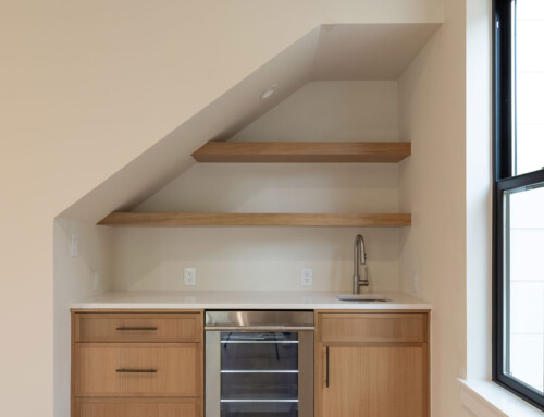 Wet Bar with 4S 3/4″ Shaker Rift White Oak Doors